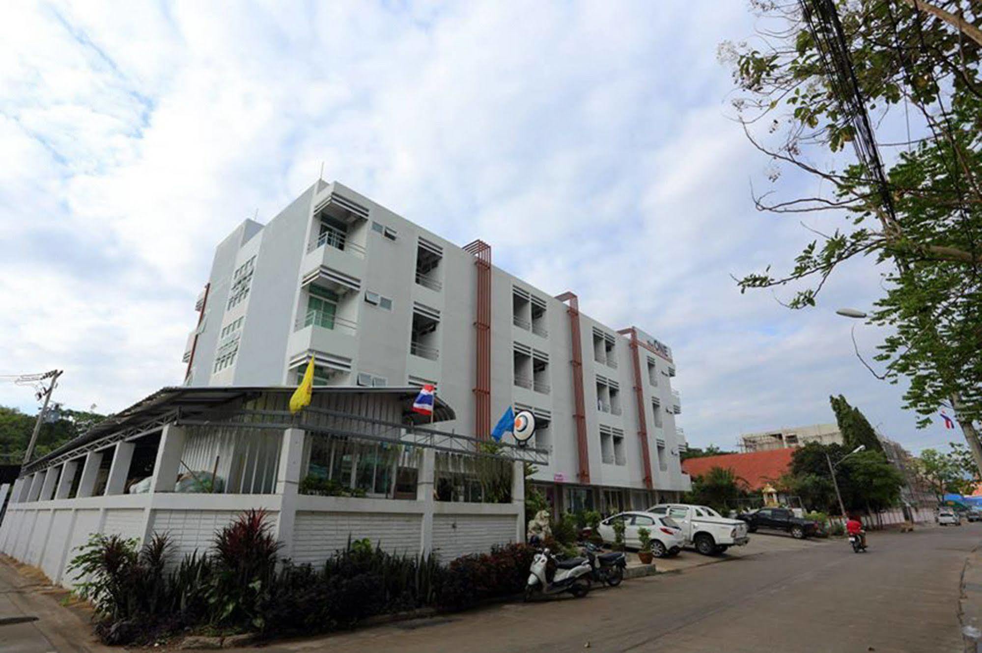 The One Phetchabun Aparthotel Εξωτερικό φωτογραφία